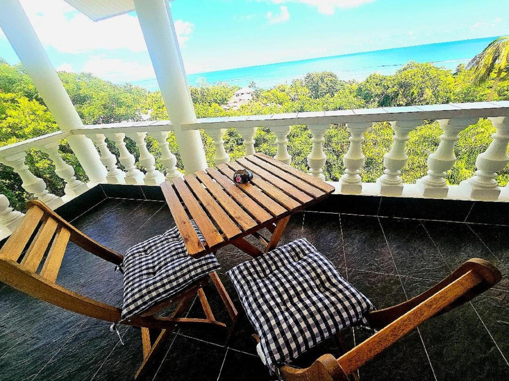 Au Cap Au Lever Du Soleil Guest House Sea View מראה חיצוני תמונה